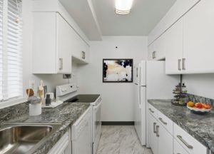 4000 Mass Ave Apartments kitchen